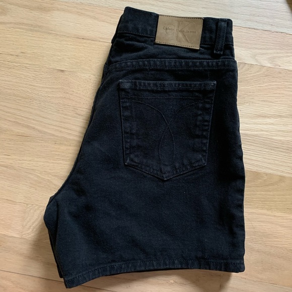 VINTAGE Calvin Klein Denim Shorts, size 10 tag - Picture 4 of 8